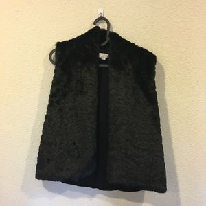 LOFT Jackets & Coats - LOFT black and white fur vest LOFT Jackets & Coats - LOFT black and white fur vest